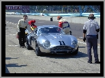 Stop, Aston Martin DB4, Pit